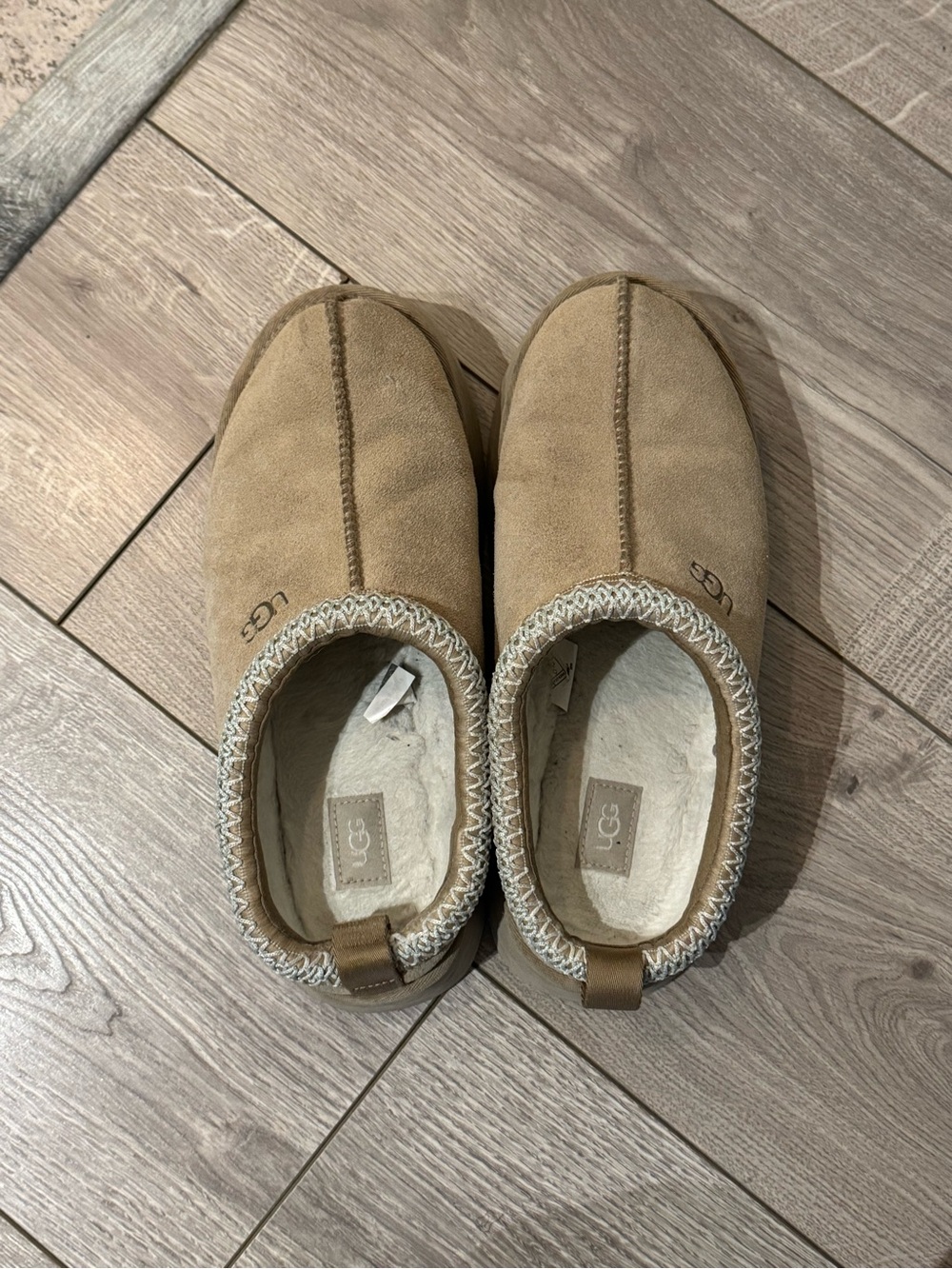 UGG Women’s Tazz size 9